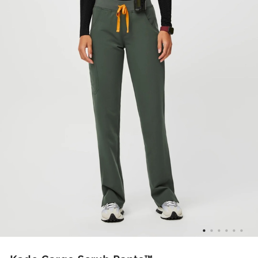 NEW figs cade cargo moss size large petite bottoms
